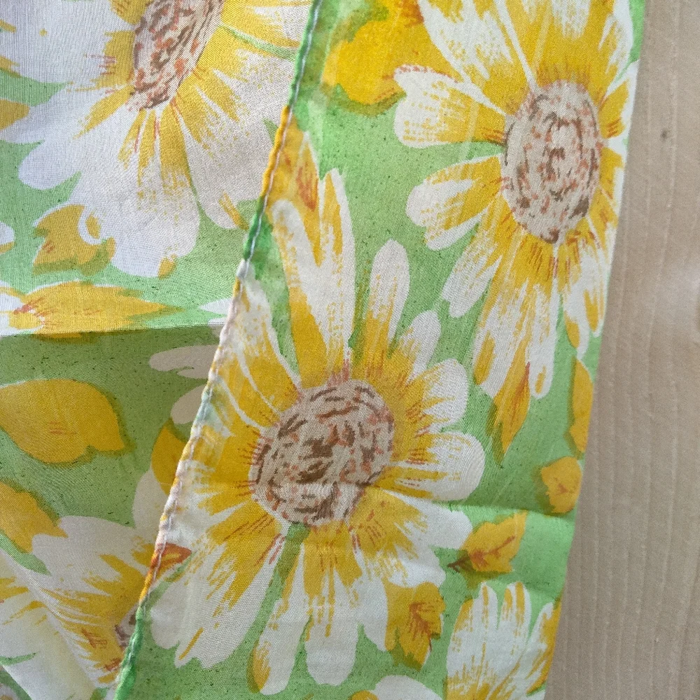 Floral Print Y2K Women's Square Scarf in Green & Yellow 20